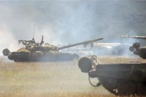 Mỹ sốt vó lo Nga vờ tập trận, đánh úp Ukraine