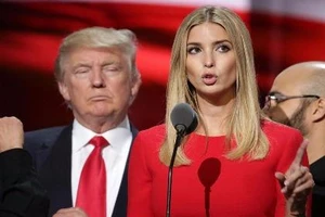 Con gái Trump 'quyên tiền' ủng hộ bà Clinton?