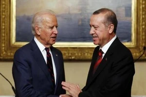 Phó Tổng thống Mỹ thăm Thổ Nhĩ Kỳ để hàn gắn quan hệ