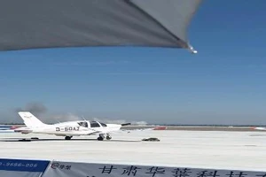 Phi công thiệt mạng khi bay trình diễn ở Trung Quốc