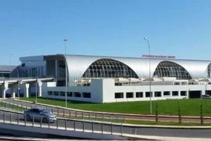 Sân bay Thổ Nhĩ Kỳ liên tiếp ‘hứng’ 4 quả tên lửa