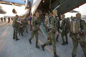 Nga bất ngờ điều quân đến Crimea