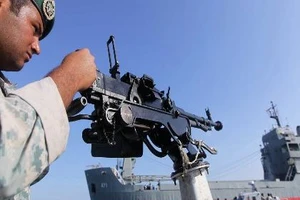 Iran đòi bắn hạ 2 máy bay do thám của Mỹ