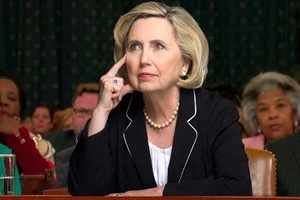 Ngắm ‘chị em sinh đôi’ của bà Hillary Clinton