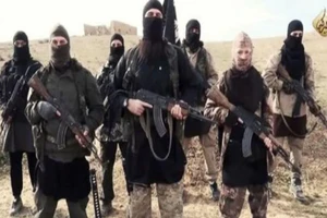 IS bán nội tạng 'anh em' bù lỗ doanh thu dầu mỏ