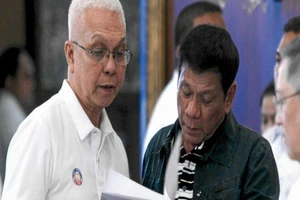 Tiết lộ đối tượng âm mưu lật đổ ông Duterte