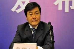 Trung Quốc tử hình quan chức giấu hơn 1 tấn tiền