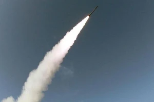 Triều Tiên liên tiếp 2 lần phóng tên lửa thất bại