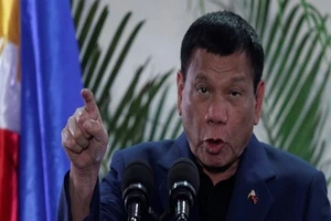 Thượng nghị sĩ Philippines kêu gọi điều tra ông Duterte