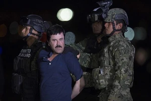 Trùm ma túy Guzman tố bị ngược đãi dẫn đến trầm cảm