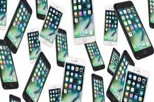 Cô gái mua nhà bằng 20 chiếc iPhone 7 từ... 20 bạn trai