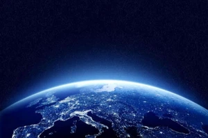 ‘Con người không thể sống trên Trái đất thêm 1.000 năm'