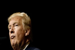 Ông Trump nhận tiền tài trợ bầu cử vượt mức quy định?