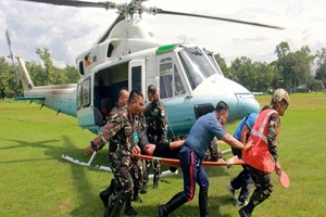 Đoàn xe ông Duterte bị đánh bom, 9 người bị thương