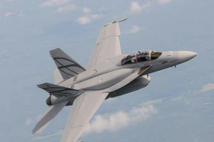 Máy bay quân sự Mỹ rơi ở Nhật Bản