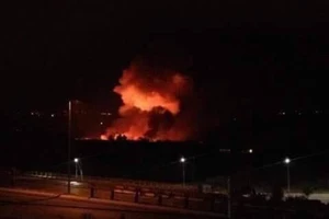 Máy bay Israel bất ngờ dội bom sân bay Syria