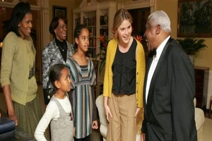 Ảnh hiếm về 2 tiểu thư nhà Obama lần đầu tới Nhà Trắng