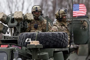 Các cây cầu ở Đức ‘gây khó’ cho xe bọc thép Mỹ