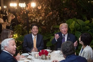 Trump ‘tiêu’ 1 tháng hơn Obama ‘tiêu’ cả năm