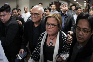 Nữ nghị sĩ chống Tổng thống Duterte bị bắt