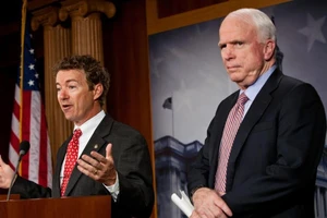 Ông McCain chỉ trích đồng nghiệp 'làm việc cho Putin'