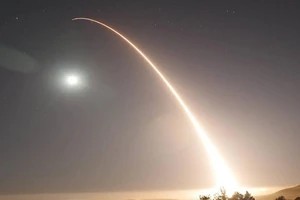 Mỹ phóng tiếp tên lửa có thể vươn tới Triều Tiên