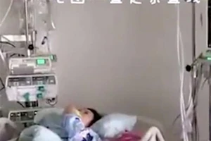 Cô gái Trung Quốc bình thản ăn táo dù tim ngừng đập