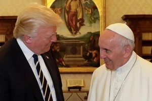 Ông Trump hết lời ca ngợi Giáo hoàng, Ả Rập Saudi