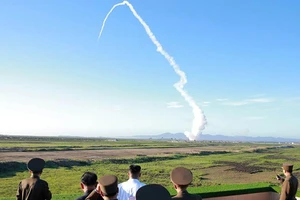 Triều Tiên công bố video thử vũ khí phòng không mới