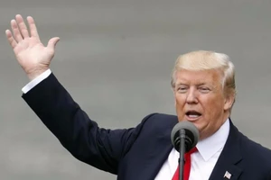 Ông Trump sẽ xây tường pin Mặt trời ở biên giới Mexico