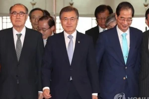 Tổng thống Hàn Quốc xin lời khuyên để gặp ông Trump