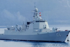 Trung Quốc điều tàu chiến tối tân tập trận cùng Nga