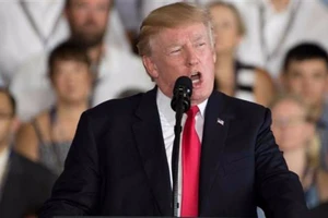 Ông Trump gửi thông điệp ‘100.000 tấn’ tới thế giới