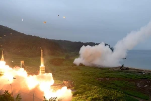Mỹ-Hàn phóng tên lửa đáp trả Triều Tiên