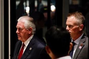 Ngoại trưởng Mỹ cố tránh mặt ngoại trưởng Triều Tiên