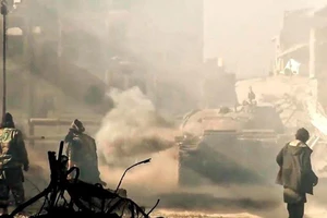 IS lôi vũ khí hạng nặng ra ‘nghênh chiến’ ở Syria