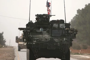 Liên quân Mỹ và phe nổi dậy bắn nhau ở Syria