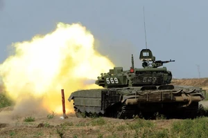 Đạn pháo bay chệch hướng phát nổ, 1 lính Nga thiệt mạng