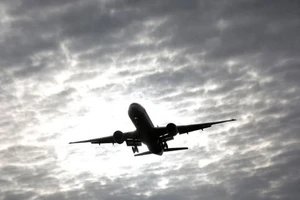 Lo ngại tên lửa Triều Tiên bắn trúng máy bay dân sự