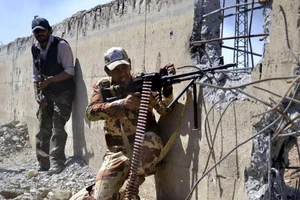 Mỹ-Nga liên thủ tái chiếm Raqqa, Deir ez-Zor