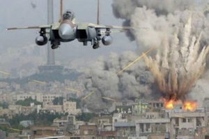 Ông Trump lần đầu ra lệnh không kích Libya