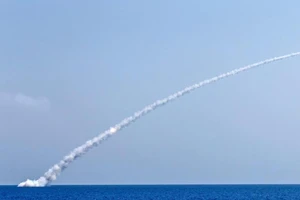 Tàu ngầm Nga phóng 10 tên lửa Kalibr, IS nhận quả đắng