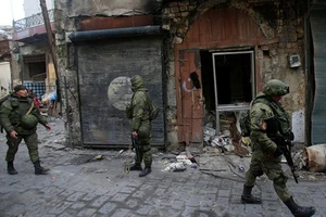 Nga nã pháo diệt phiến quân tấn công căn cứ