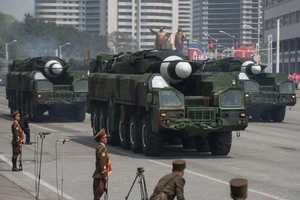 Triều Tiên sẽ duyệt binh với hàng trăm tên lửa?