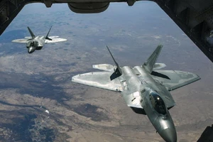 Liên quân Mỹ ném bom ồ ạt quân chính phủ Syria