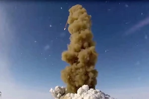 Nga nói đang bị Mỹ bao vây bằng 400 tên lửa