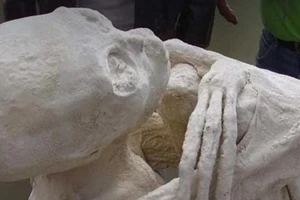 Bí ẩn xác ướp có 3 ngón tay nghi người ngoài hành tinh