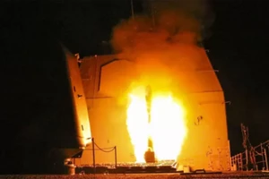 Tướng Mỹ cản ông Trump không kích quân Nga, Iran ở Syria