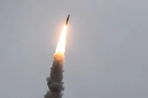 Syria tìm thấy 2 tên lửa chưa nổ sau không kích của Mỹ