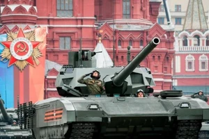 Dàn vũ khí 'khủng' Nga phô diễn trong lễ duyệt binh